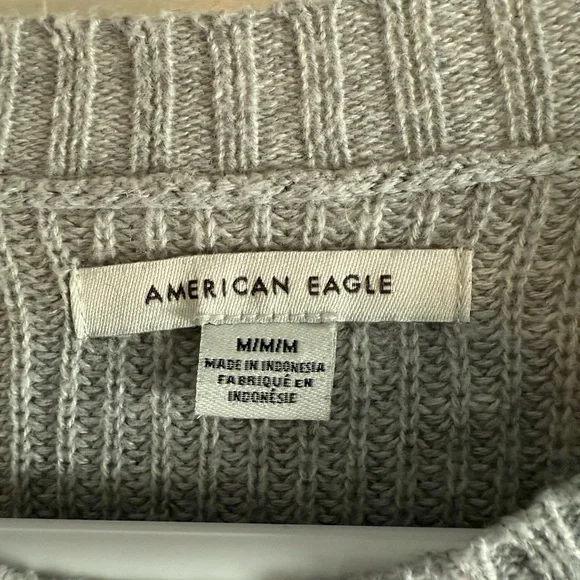 Women’s American Eagle Gray Sweater - Picture 2 of 4